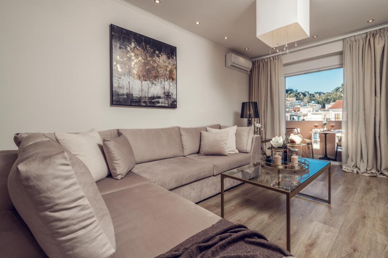 Maison Downtown Luxury Apartments! Закинтос Екстериор снимка