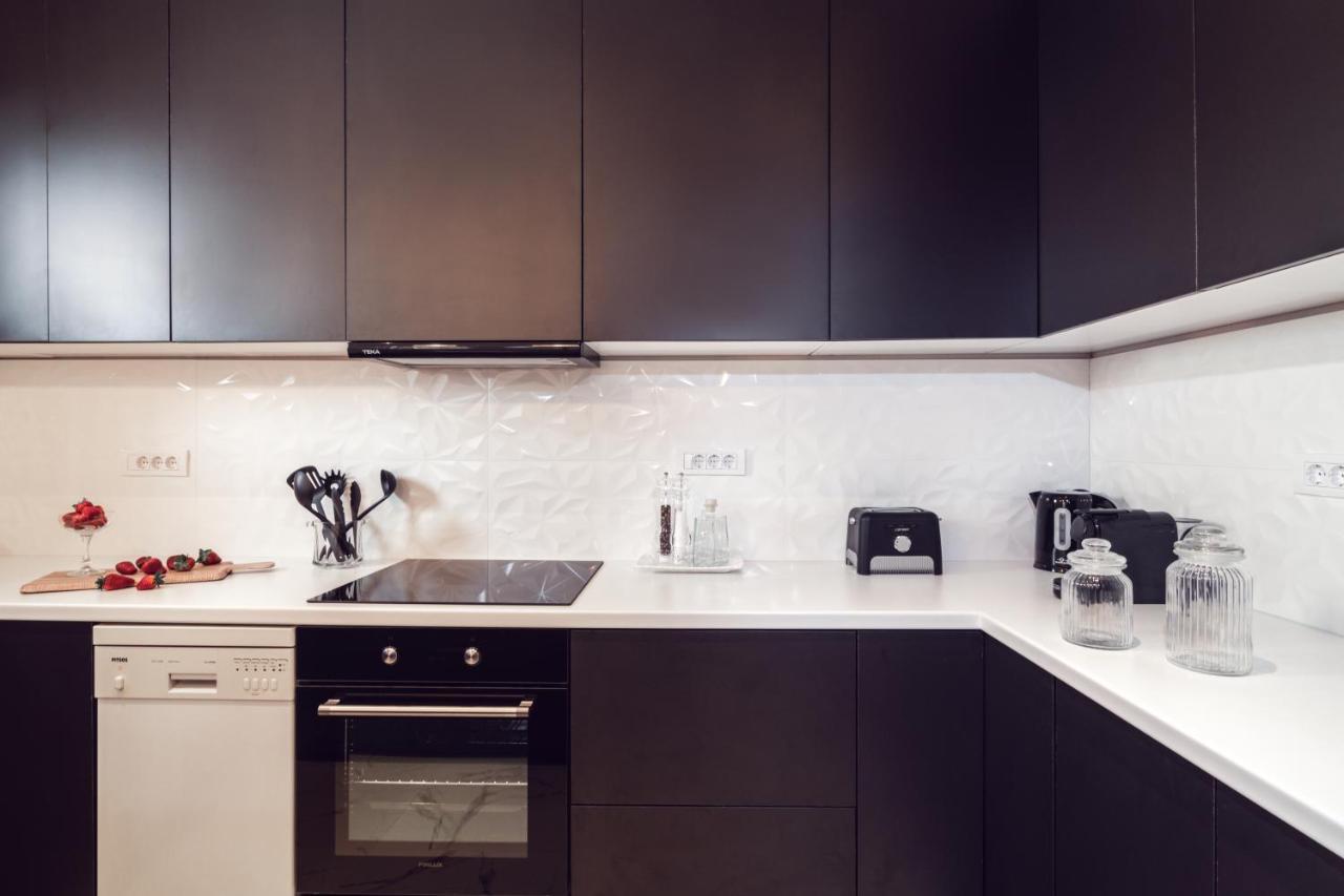 Maison Downtown Luxury Apartments! Закинтос Екстериор снимка