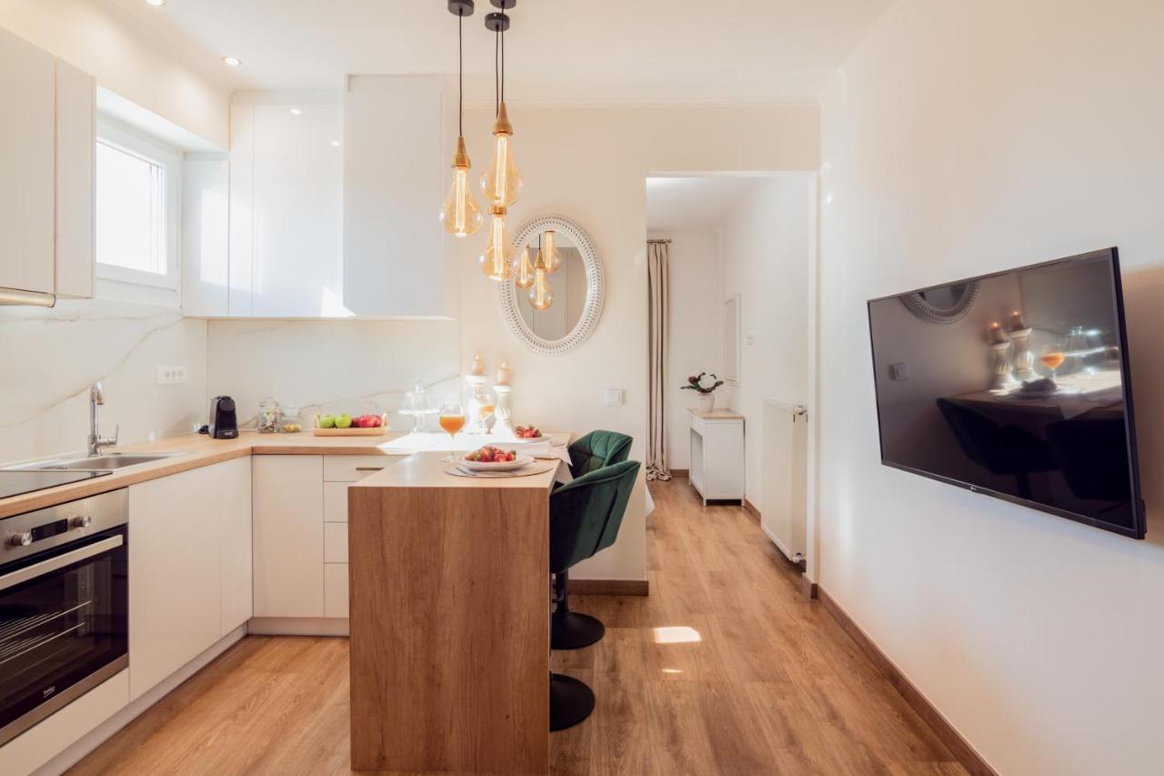 Maison Downtown Luxury Apartments! Закинтос Екстериор снимка