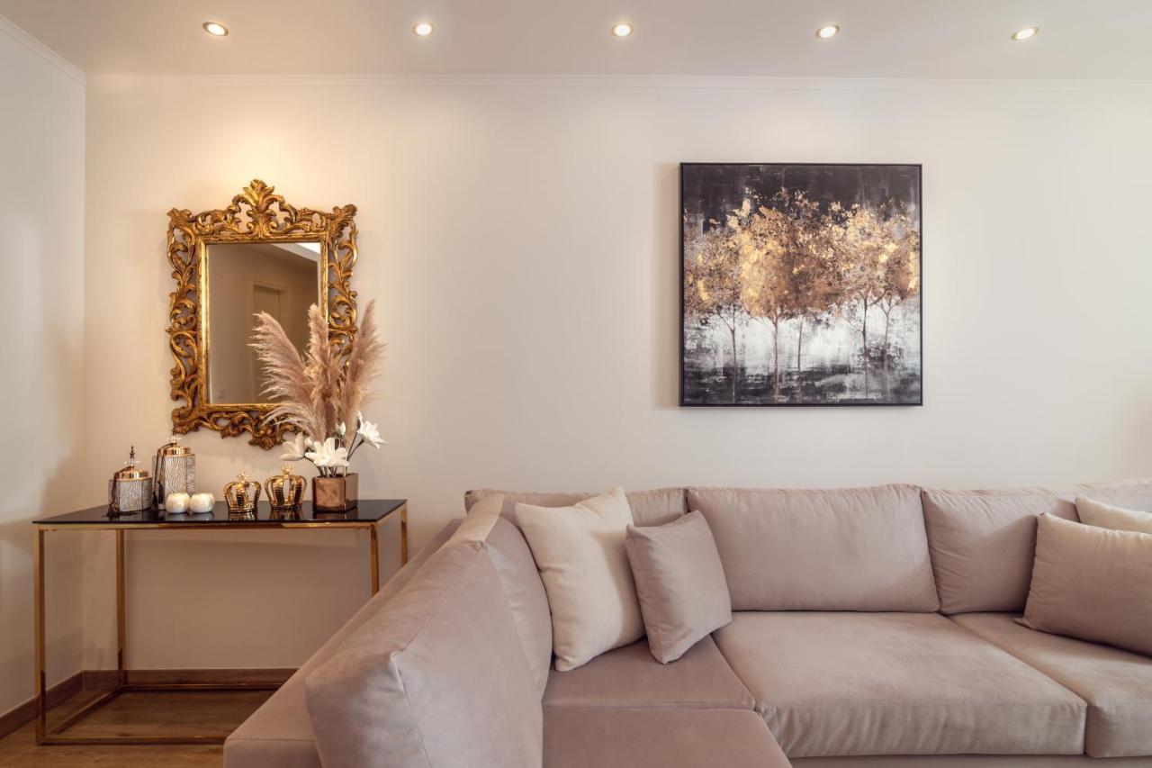 Maison Downtown Luxury Apartments! Закинтос Екстериор снимка